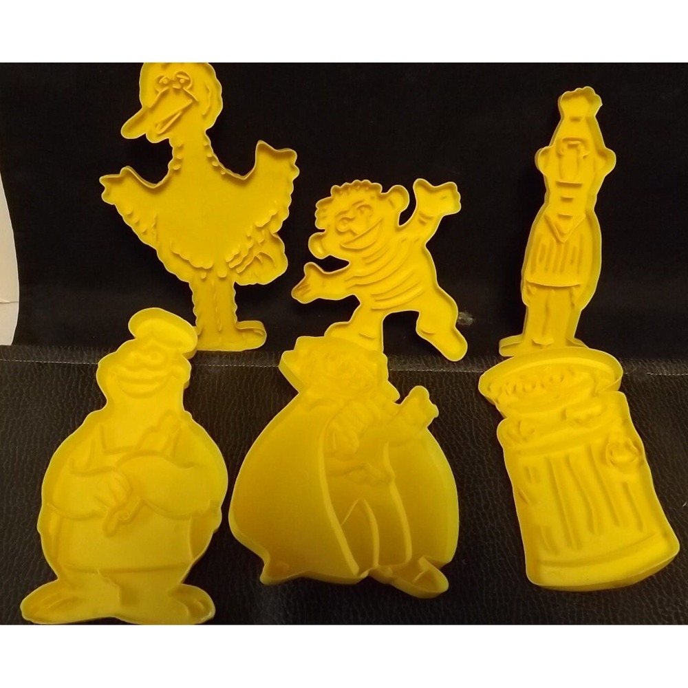 Lot of Sesame Street Cookie Cutters - See Description for Details
